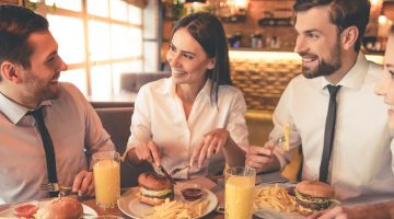 Almoço de trabalho: conheça as regras e faça bonito
