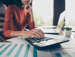 Aprenda como a empresa decide o valor de um salário