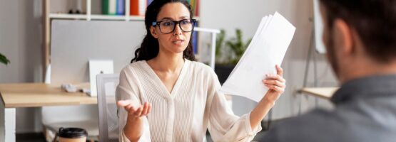 O que não fazer em uma entrevista de emprego: erros que podem te eliminar