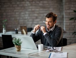 Como atualizar seu currículo e destacar-se no mercado de trabalho