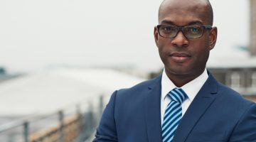 Racismo institucional: o que é e seu impacto no mercado de trabalho