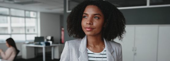 Como as mulheres podem exigir equidade salarial?
