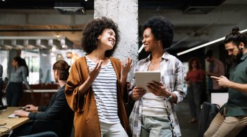 Sororidade no trabalho: saiba a importância de apoiar outras mulheres