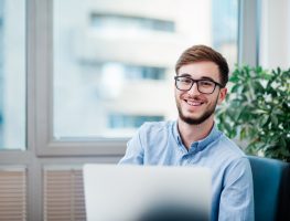 Seja você mesmo no trabalho: esconder seu verdadeiro “eu” prejudica a carreira