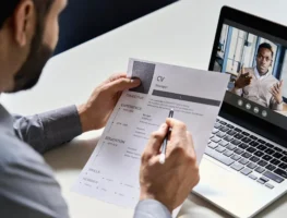 Mentir no currículo é crime? Entenda os riscos e as consequências