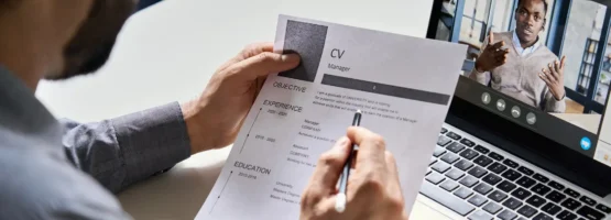 Mentir no currículo é crime? Entenda os riscos e as consequências