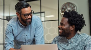 Escuta ativa: o que é e como ela pode alavancar sua carreira