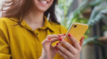 Compartilhar currículo nas redes sociais ajuda? Saiba se traz resultados