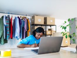 Como colocar trabalho temporário no currículo para se destacar