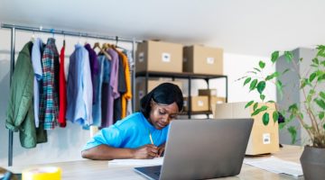 Como colocar trabalho temporário no currículo para se destacar