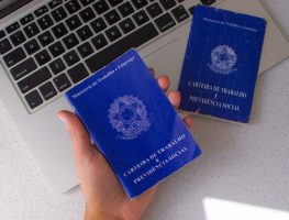 O que é trabalhar de CLT? Entenda como funciona a famosa ‘carteira assinada’